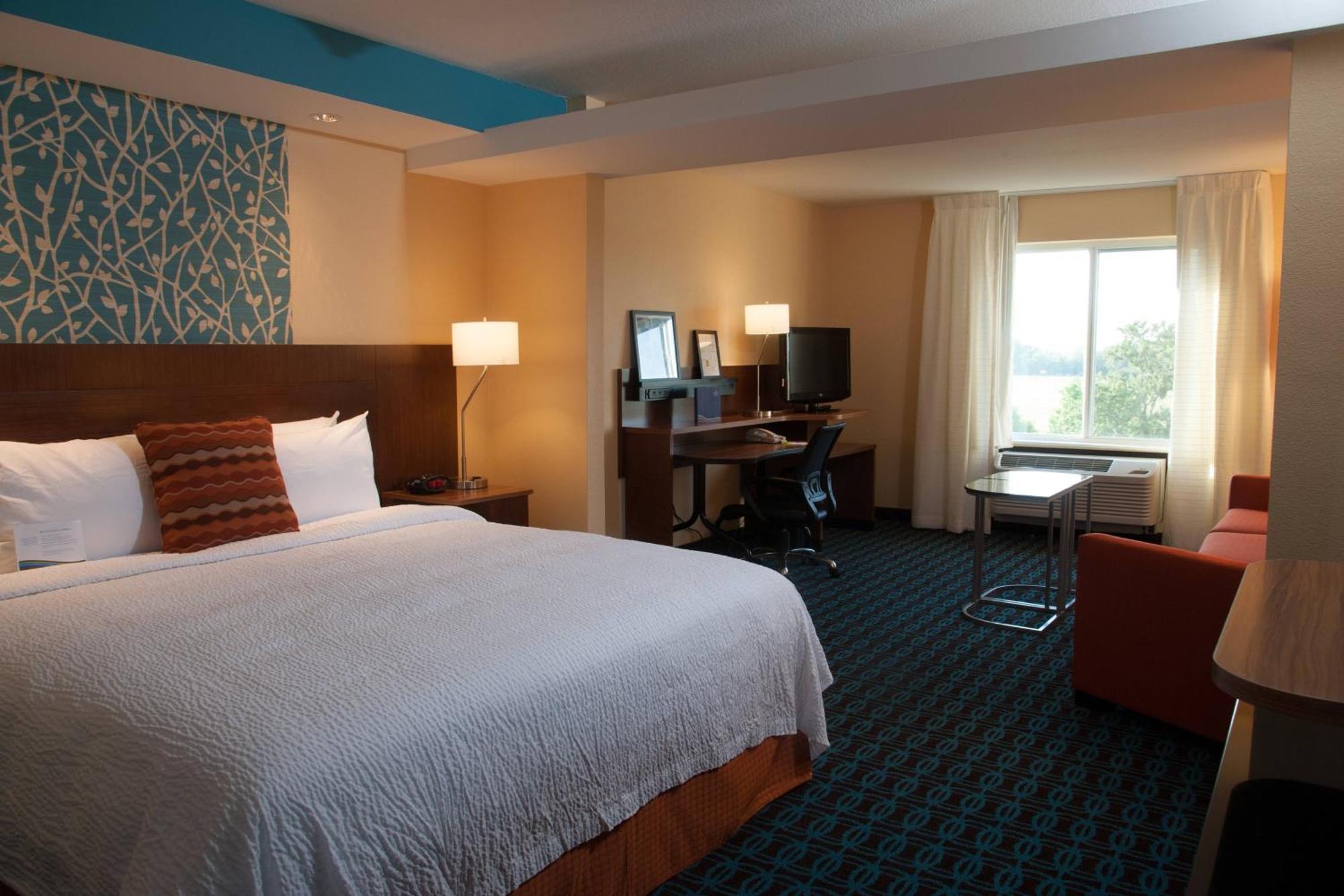 Fairfield & By Marriott Montgomery Airport 3*