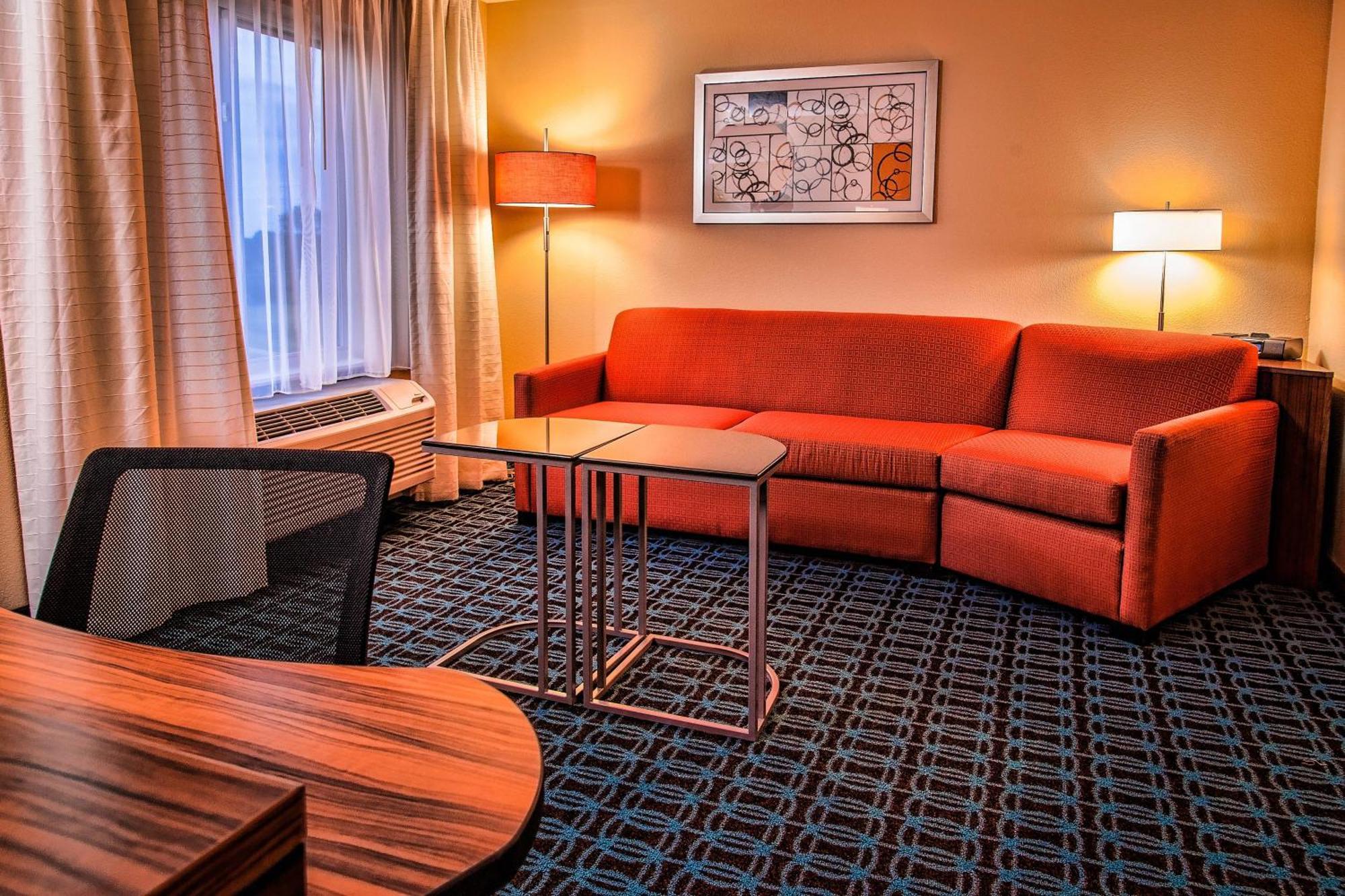 Hotel Fairfield & By Marriott Montgomery Airport 3*